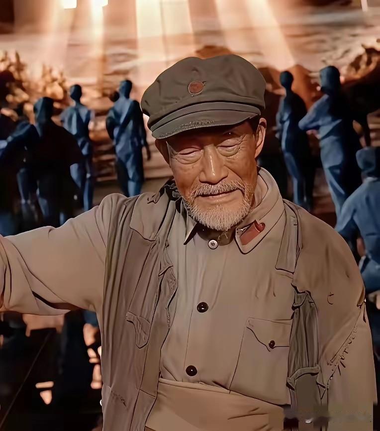 我最想不通的就是李雪健。
72岁，耳朵全聋，声带受损很难说话，抗癌二十六年，彩排