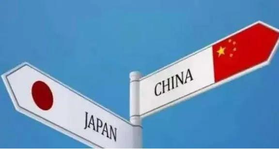 1. 法国专家妄称中国无能力控制中伊海上补给线：法国专家瓦莱丽·尼凯妄称中国无能