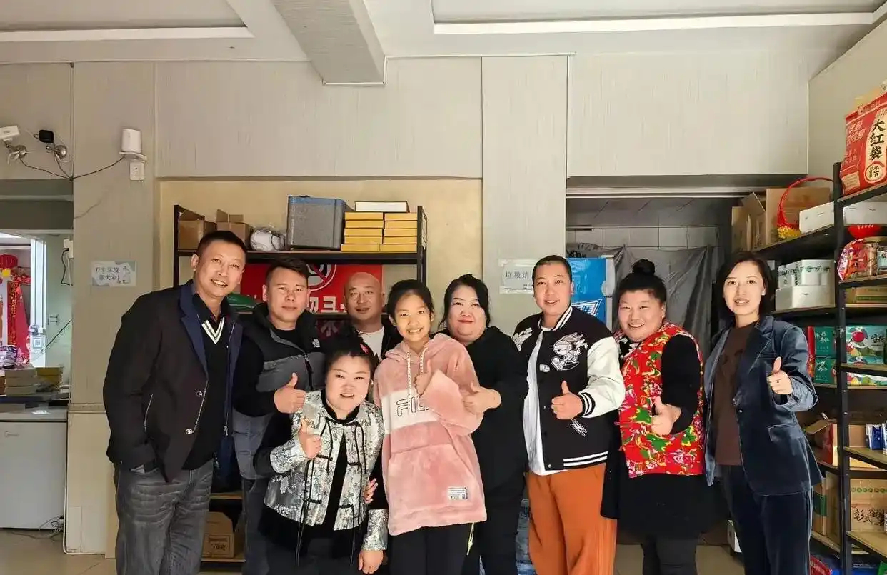 小杨哥为何能够复出？只因他背后站着卢文庆，这人被严重低估！ ​​​
