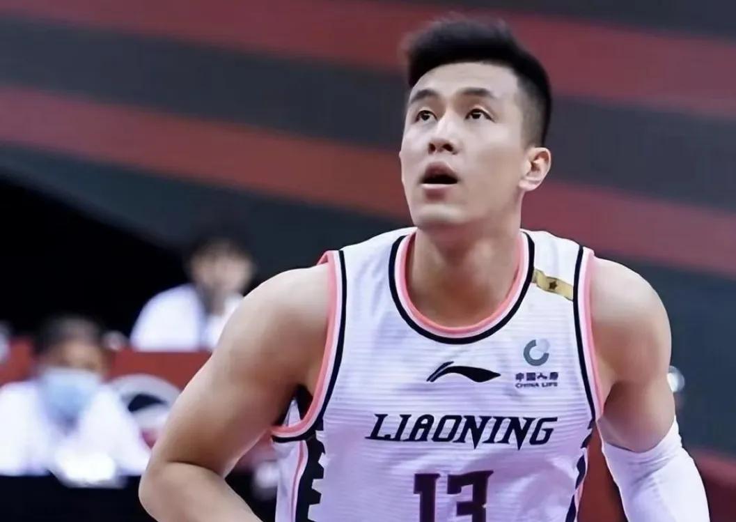为什么郭艾伦离开辽宁队之后，还是受到那么多人的支持？

1，郭艾伦是真性格情，不