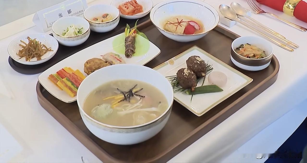 韩国第一夫人在北京下厨，主持杰出女性宴会

李在明夫人在北京下厨，邀请为中韩做出