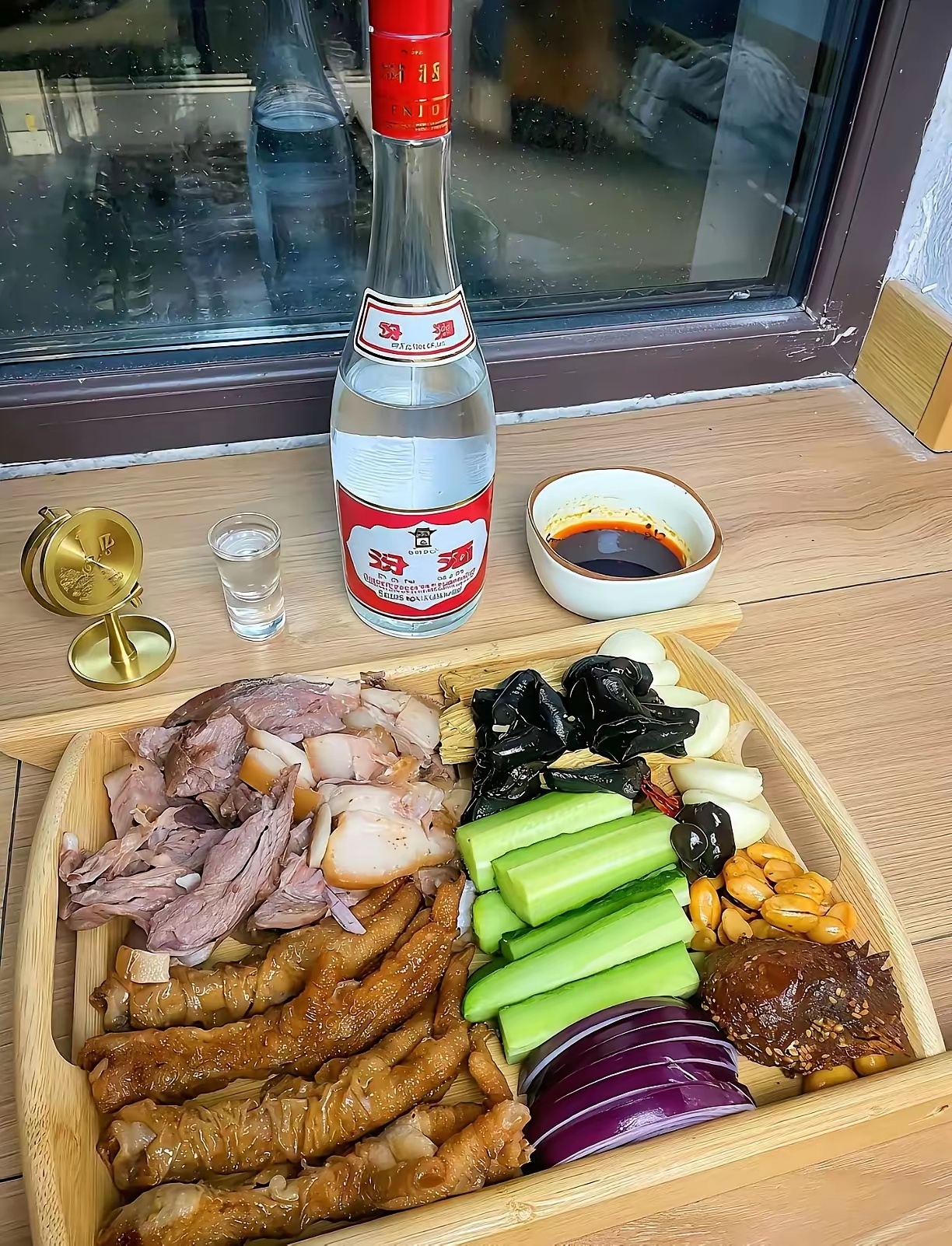 朋友们，如果给你这一盘菜，你能喝几两白酒，不许吹牛，必须如实说出来? 