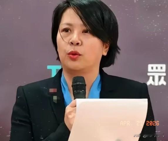 国民党双北两名选将接连退出！很多人以为，是民进党的打压让蓝营折损了两员大将。错了