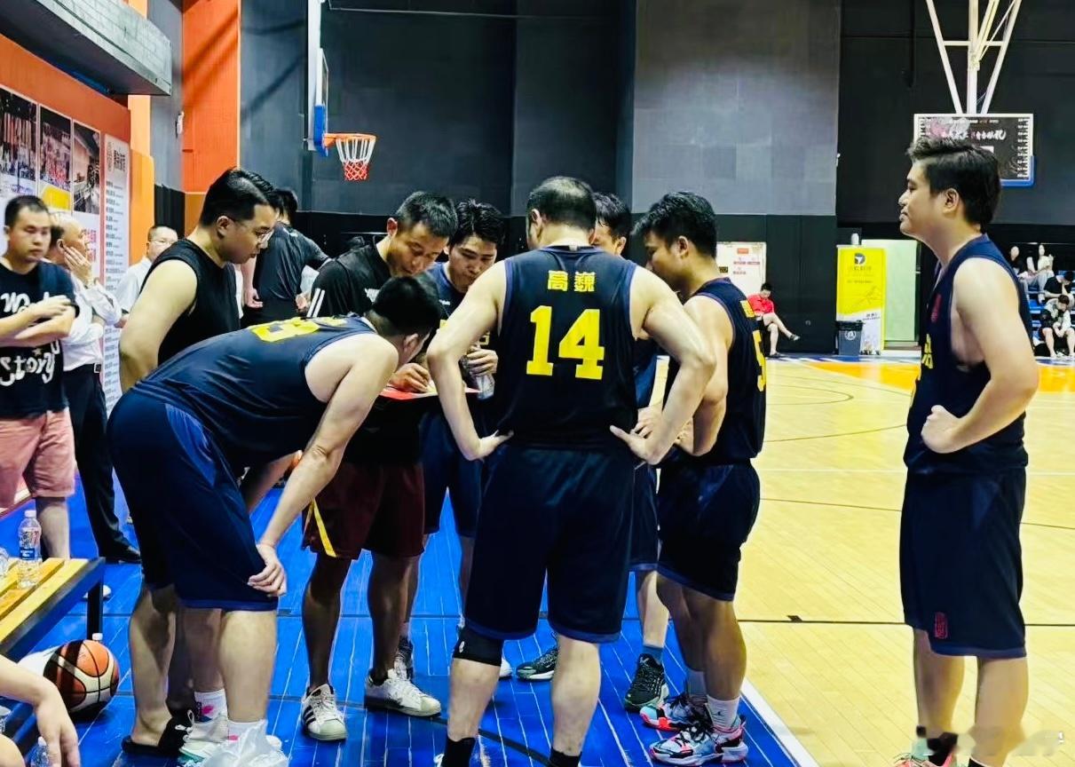 三年了终于打进四强！兄弟们给力！  ​​​