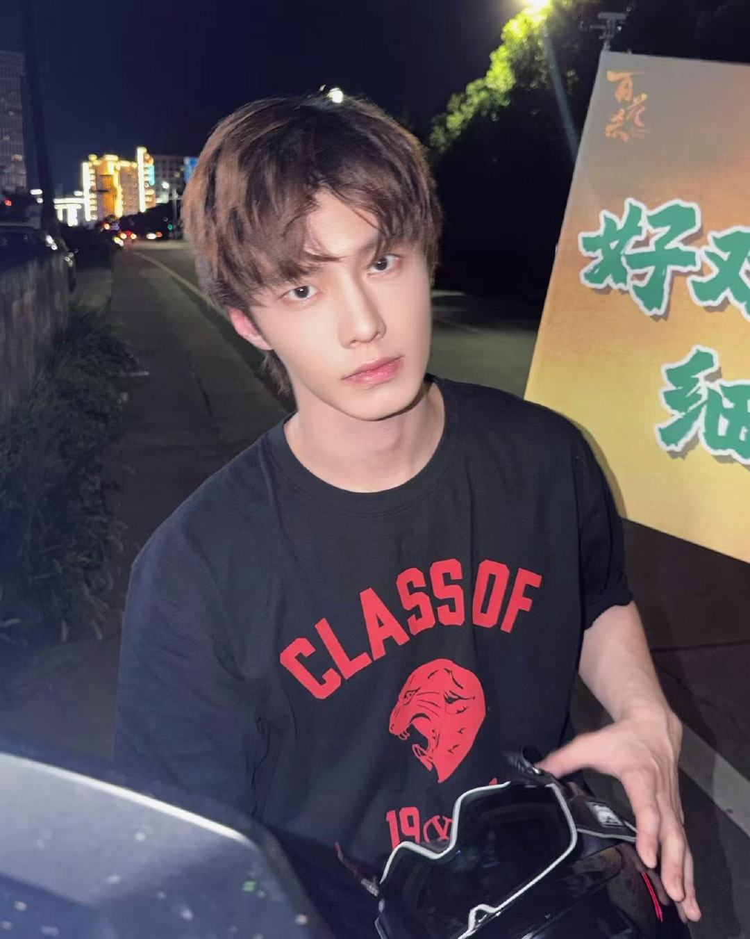 何与落地签祝贺百花杀破27000谁被何与的反差狠狠拿捏！剧里是步步为营、算计人心