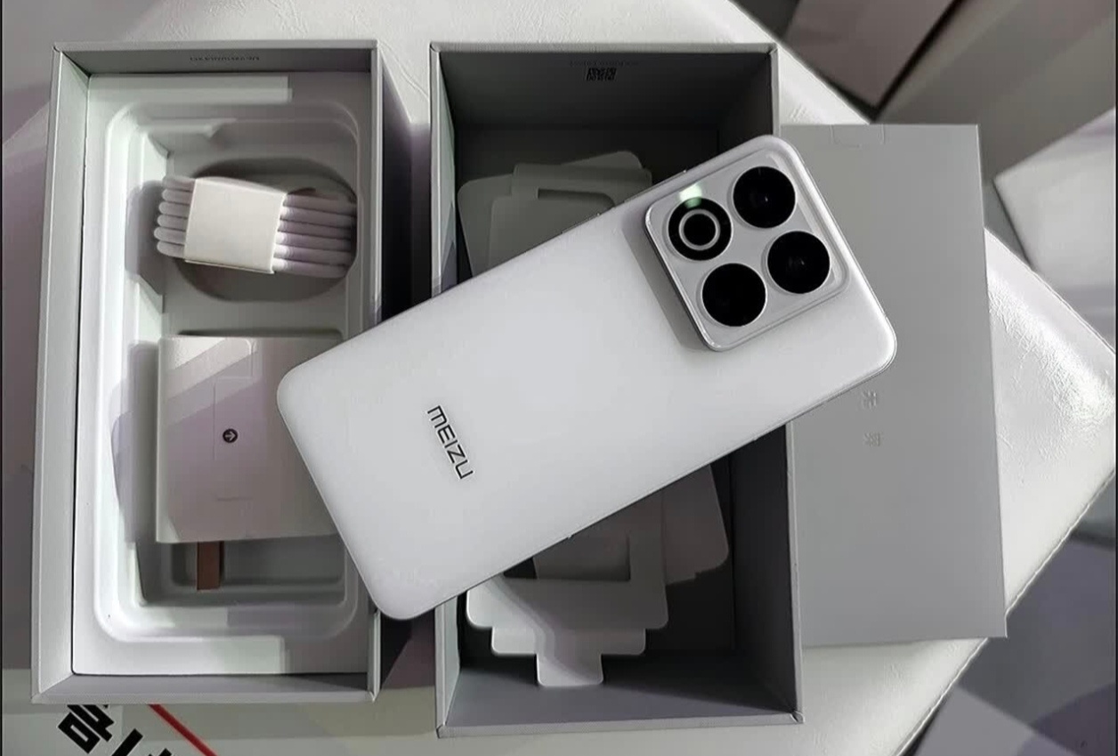 有手机店一天卖10多台魅族22主打的的情怀，再不买就没啦… 