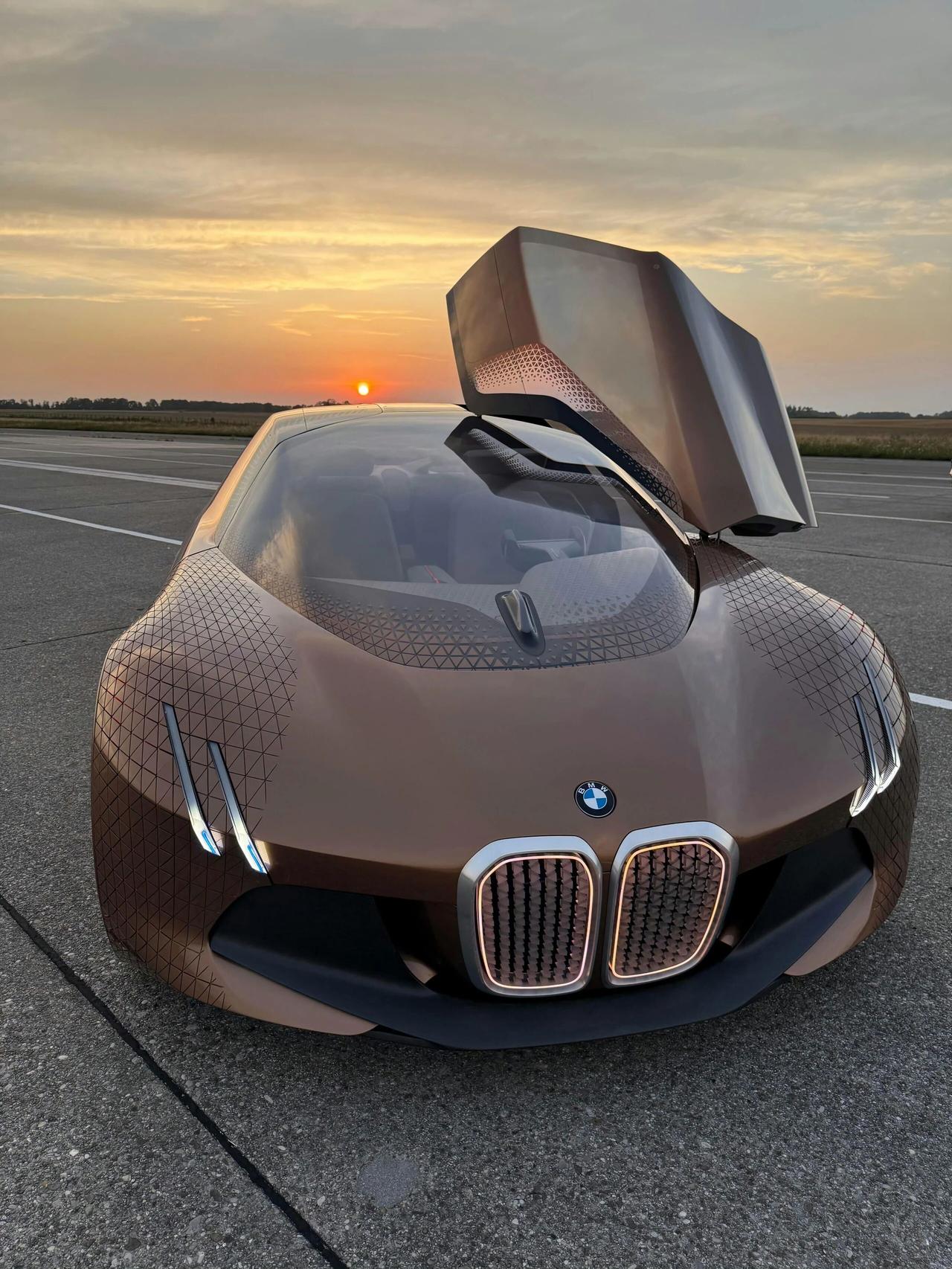 这样的宝马前脸才是“正经”的宝马当下宝马吹起新一股的“大嘴”风，和奔驰交相呼应—