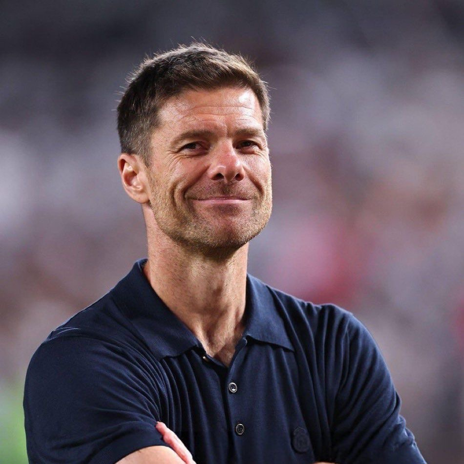 哈维·阿隆索对吕迪格的回归感到非常高兴。这位主教练非常看重吕迪格和米利唐的搭档，