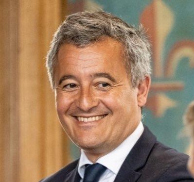 法国司法部长撞脸赵本山？全网都在找“法国分山”！

这事儿还得从一张照片说起。就