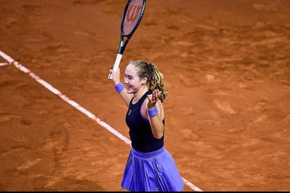 安德烈耶娃2-1逆转斯瓦泰克，晋级WTA斯图加特站女单四强