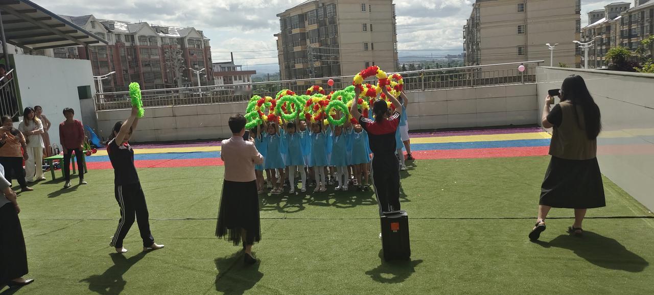最近各种答题挑战活动超火，能瓜分现金大奖，谁能拒绝呢！像头条的【答民俗赢现金】活