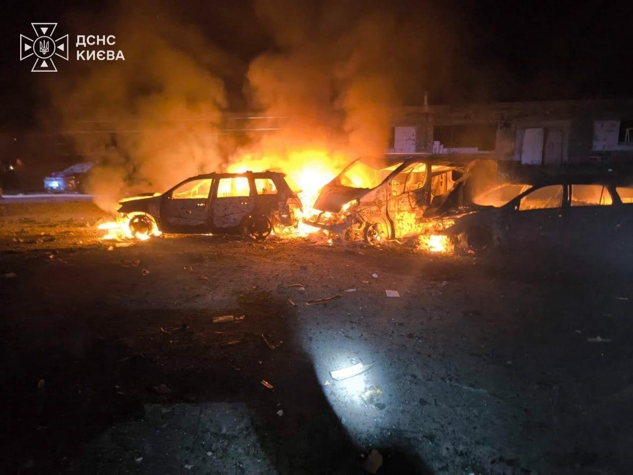 俄軍夜襲基輔　三區發生火災　倉庫及多輛汽車焚毀烏克蘭國家緊急情況局（DSNS）表