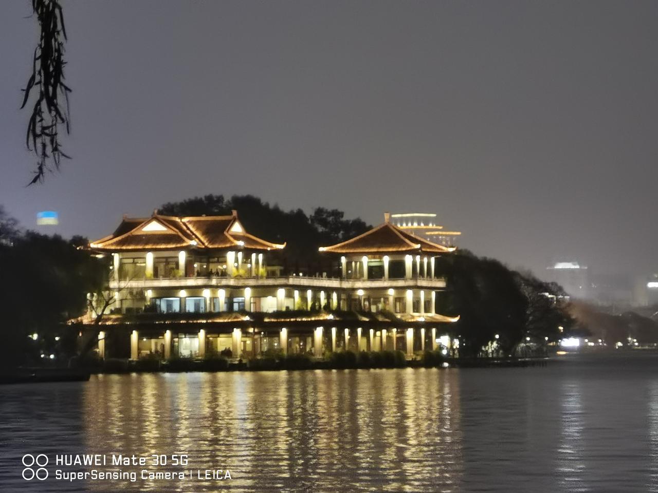 街头随拍.西湖夜景