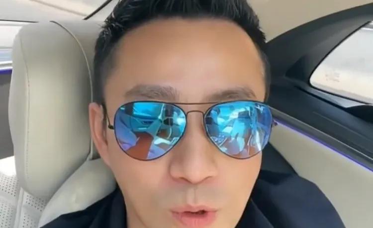 喊兰姐去接吧，他接我不放心[尬笑]让他把嘴闭上，听妈妈的话，听律师的话，听网友的