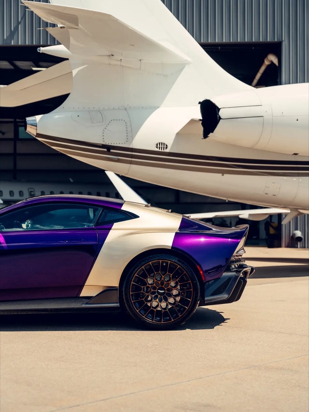 AstonMartin  Valour ｜阿斯顿马丁 
