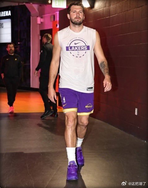 25年的东子和最近的东子     老实人变薄肌体育生  NBA