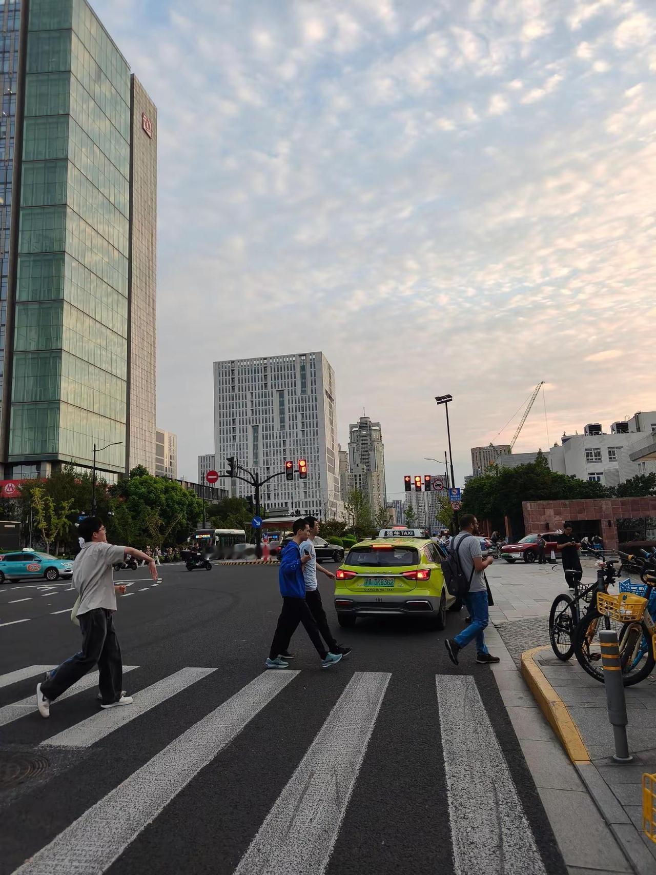 街景随拍城市记忆 城市是一本打卡书