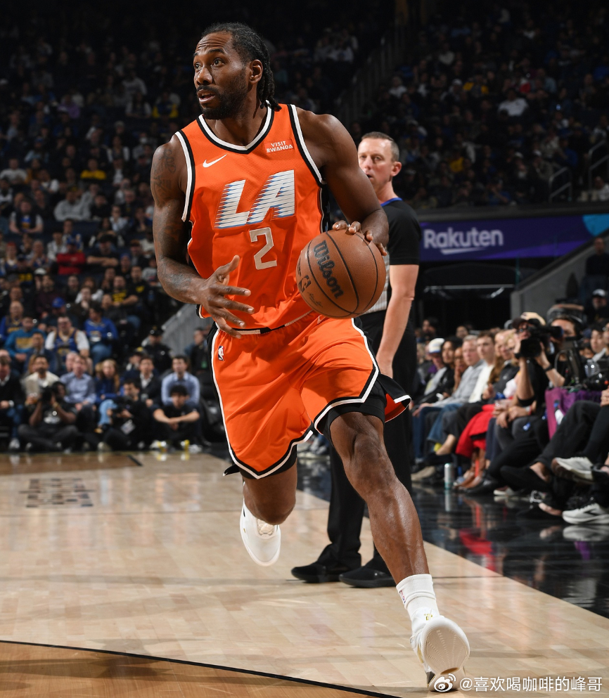 NBA常规赛，快船在客场以114-101击败勇士，实现17分大逆转。快船取得两连