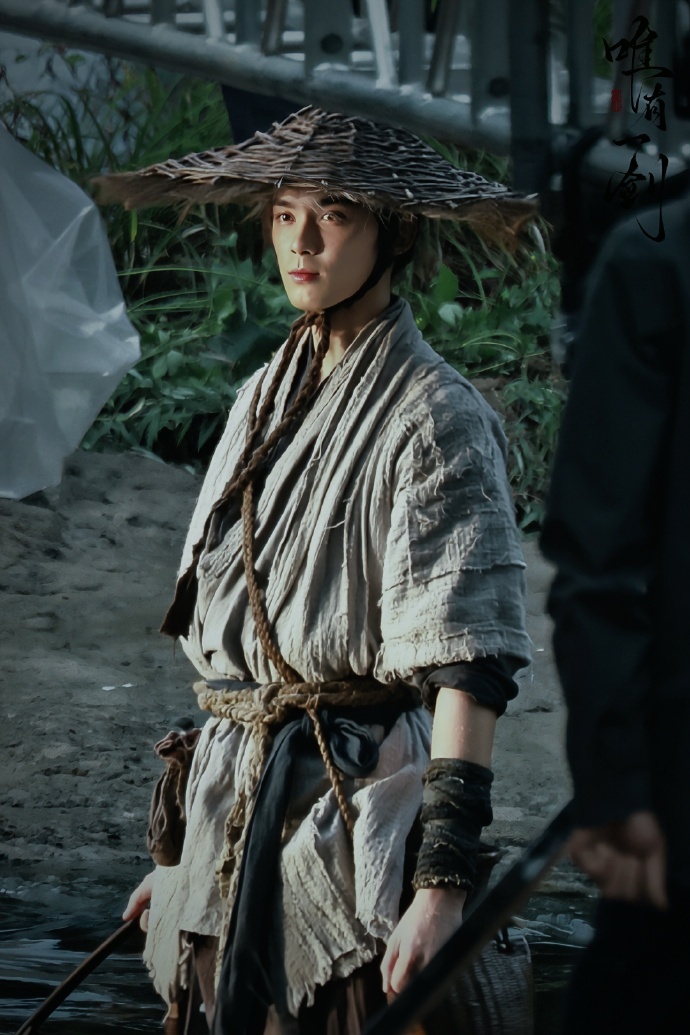 吴磊剑来首个造型路透吴磊《剑来》首个造型路透来了，天选陈平安帅的就是如此赏心悦目