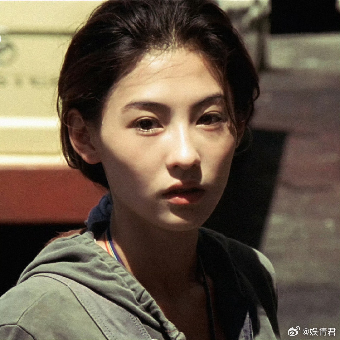 张柏芝跳潮汕英歌舞 真的被张柏芝打动！跳潮汕英歌舞时骨相立体精致，一张脸自带权威