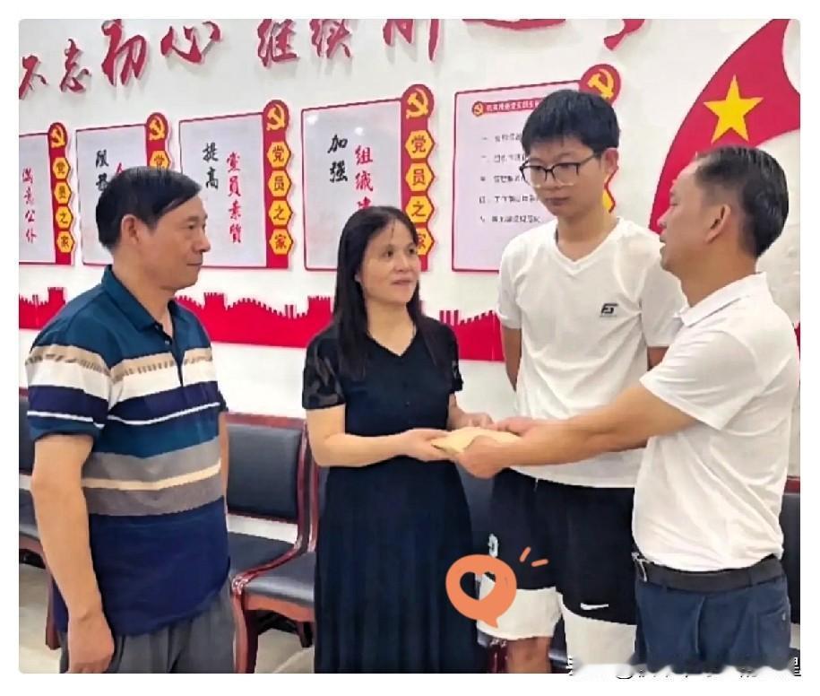 祁东那对开牌馆的夫妻，好心扶了晕倒老人还被家属逼着掏1万9"人道补偿"，钱还没捂