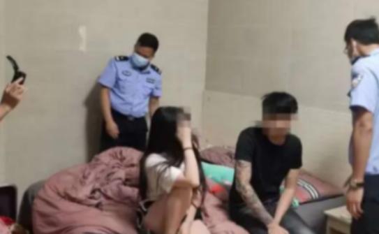 山东青岛，一男子支付400元嫖资后，开灯看清脱掉衣服的女子长相后，嫌弃对方不好看