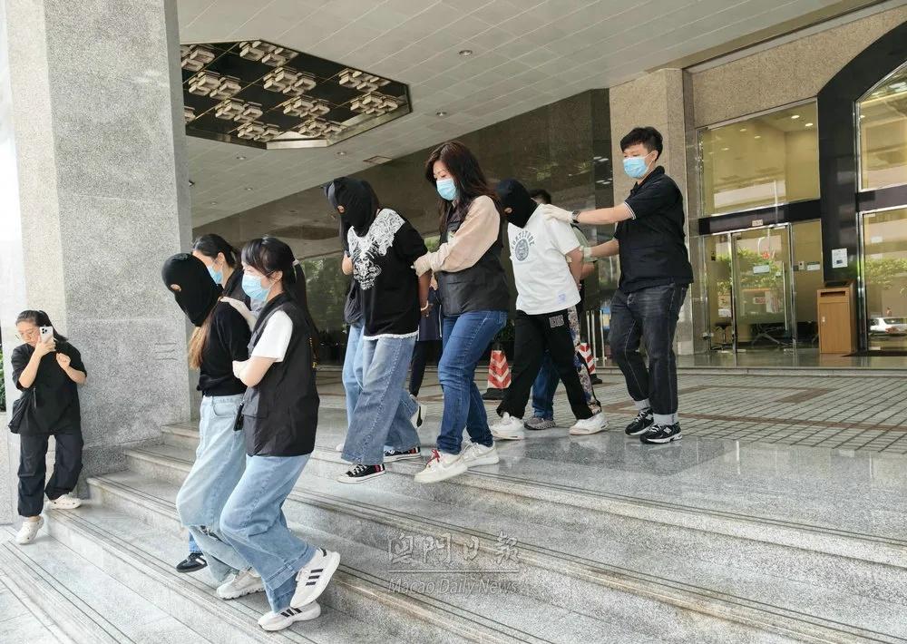 司警日前侦破涉款1.18亿元代购诈骗案，两名嫌疑人已被羁押，一人被采取其他强制措