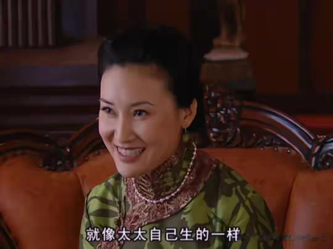 《金粉世家》里金铨的二姨太，不争不抢，在豪门中有自己的一套生存法则，她也是一位影