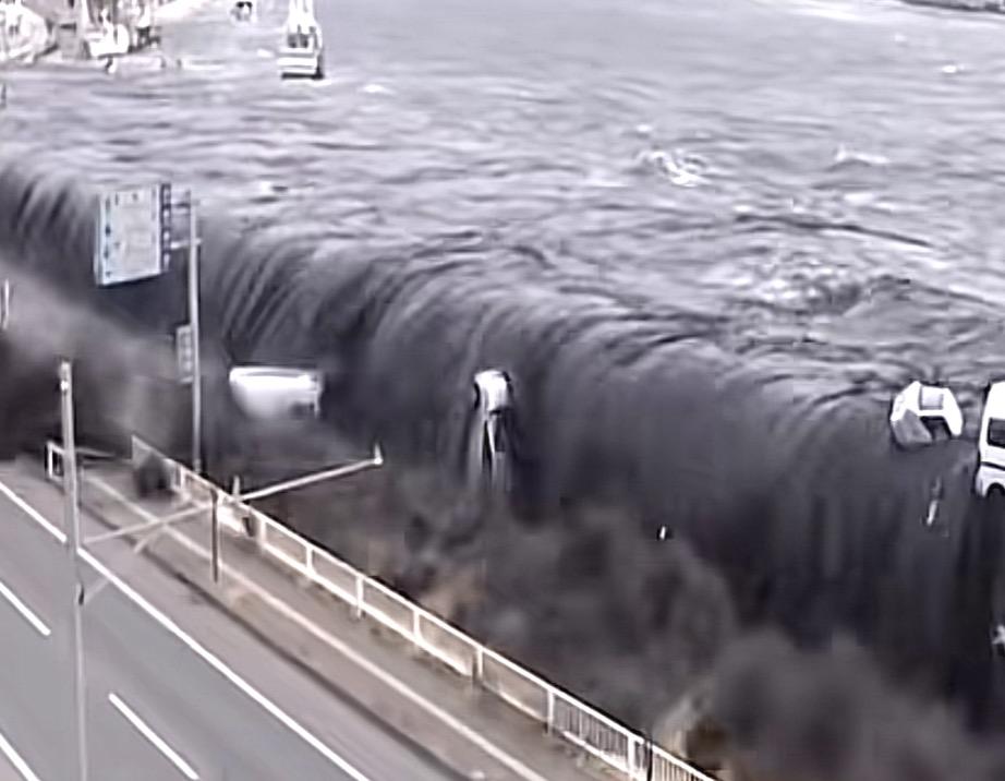 就在4月20日日本发生了7.7级的地震！
这样的地震虽不及11年9.0级的地震，