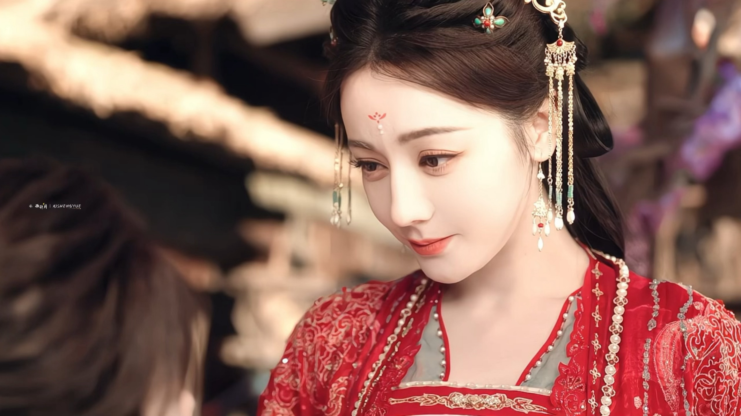 贺思慕你个芳心纵火犯🥵就这样撩人于无形…白日提灯定档迪丽热巴贺思慕