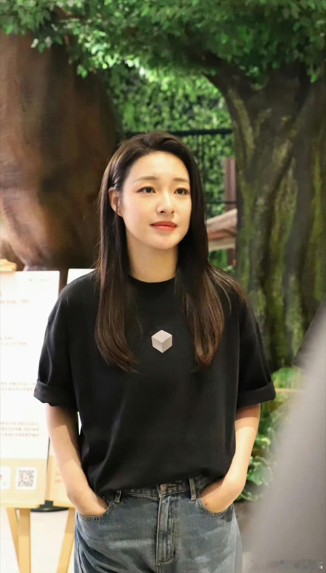 郎月婷今年还挺高产的大风杀 、那个不为人知的故事，捕风捉影里都有她，查了下她是君