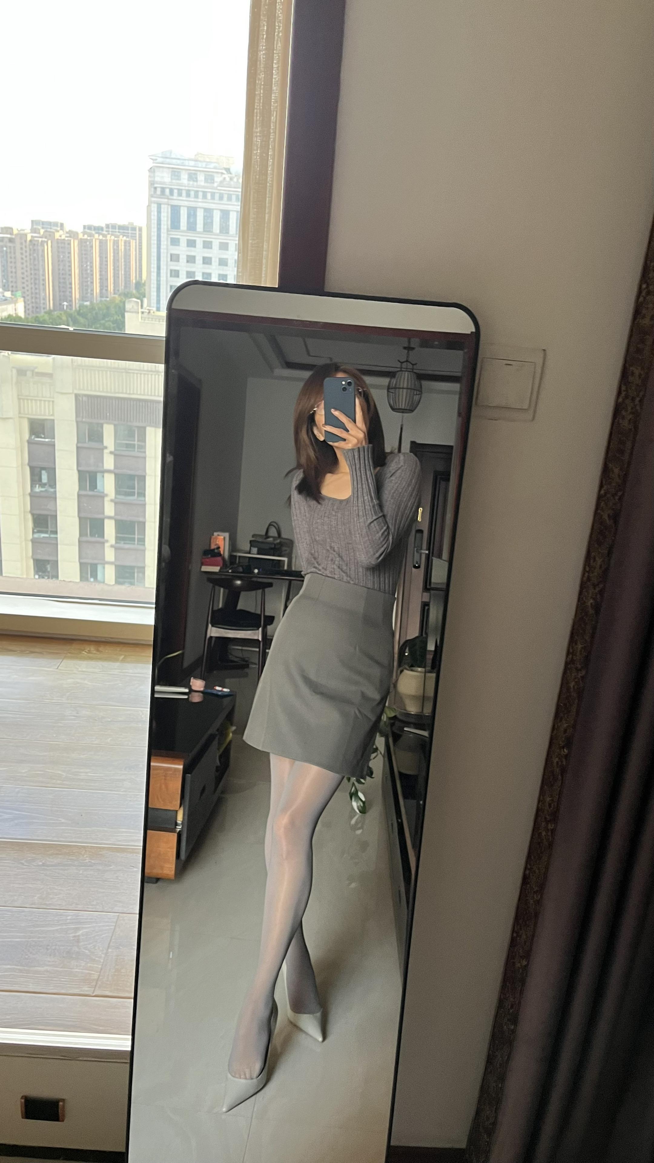 御姐穿搭 灰色系姐感穿搭 对镜拍穿搭