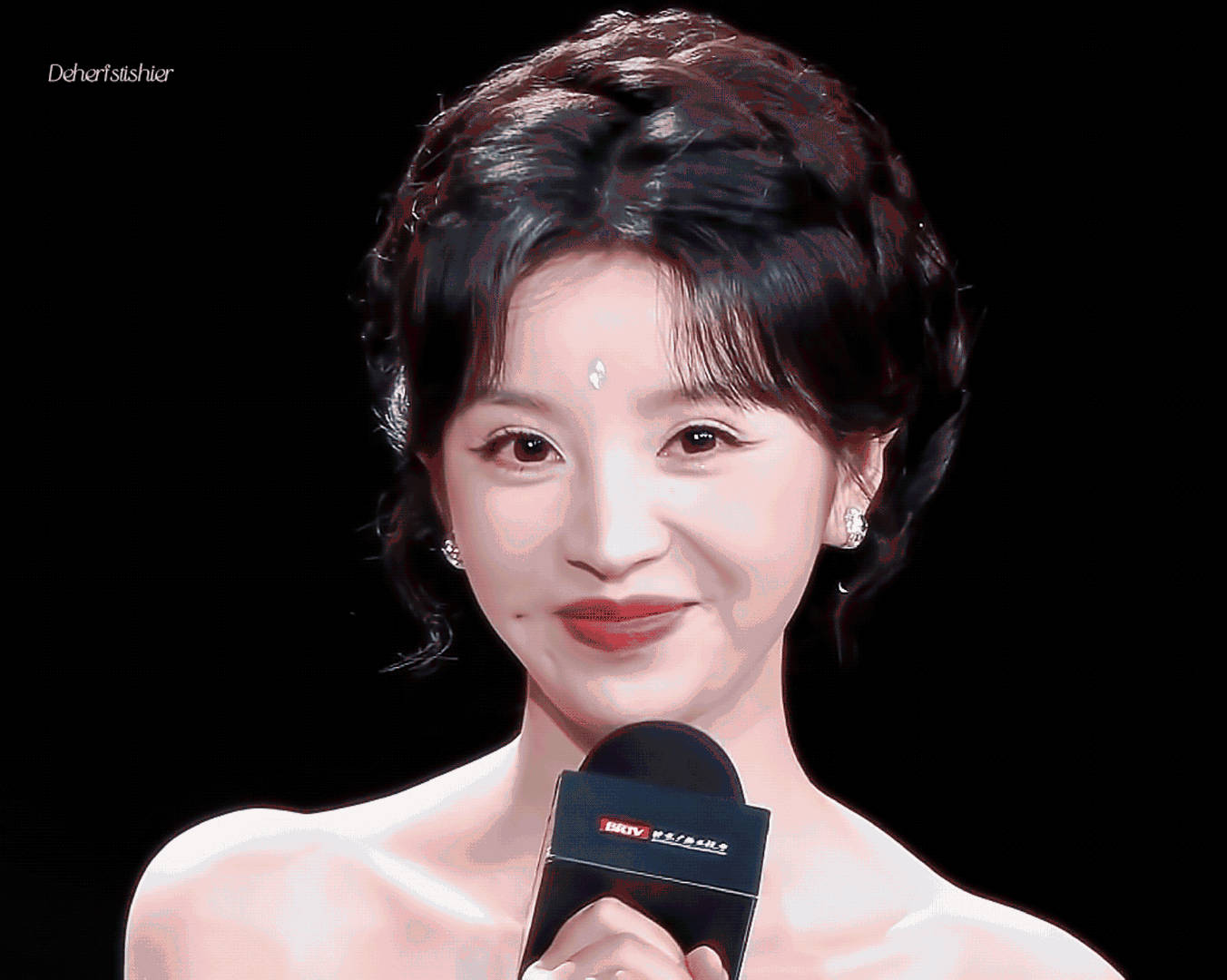#王鹤棣田曦薇牵手走秀# 太美了田曦薇[舔屏] ​​​