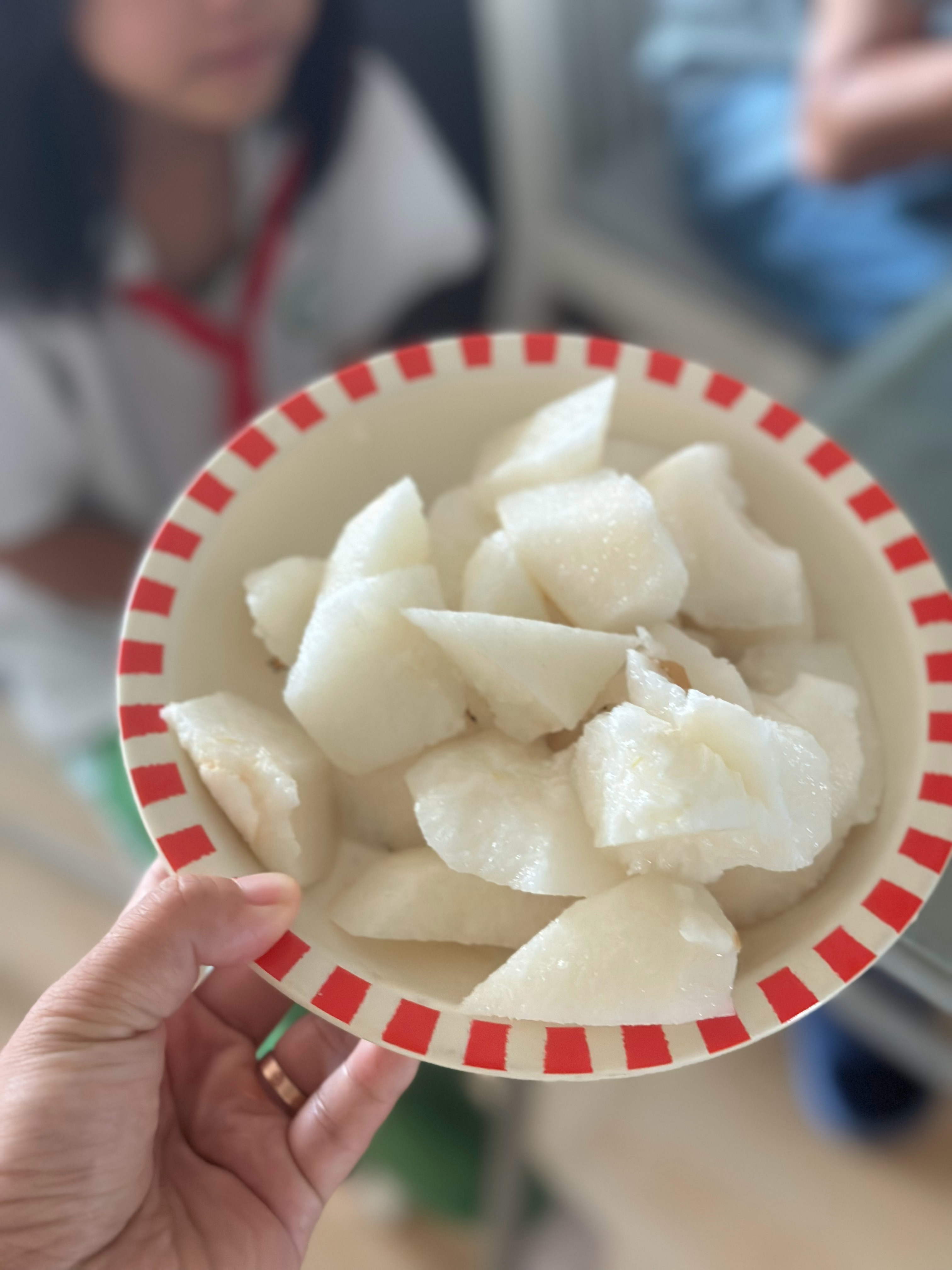 秋月梨真的好大削了一盘子 ​​​
