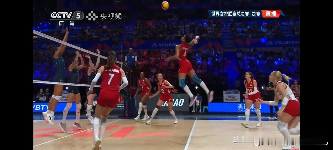土巴决战真的就是“土”，世界第一还是它！


世界女排联赛总决赛，最顶级的两支球