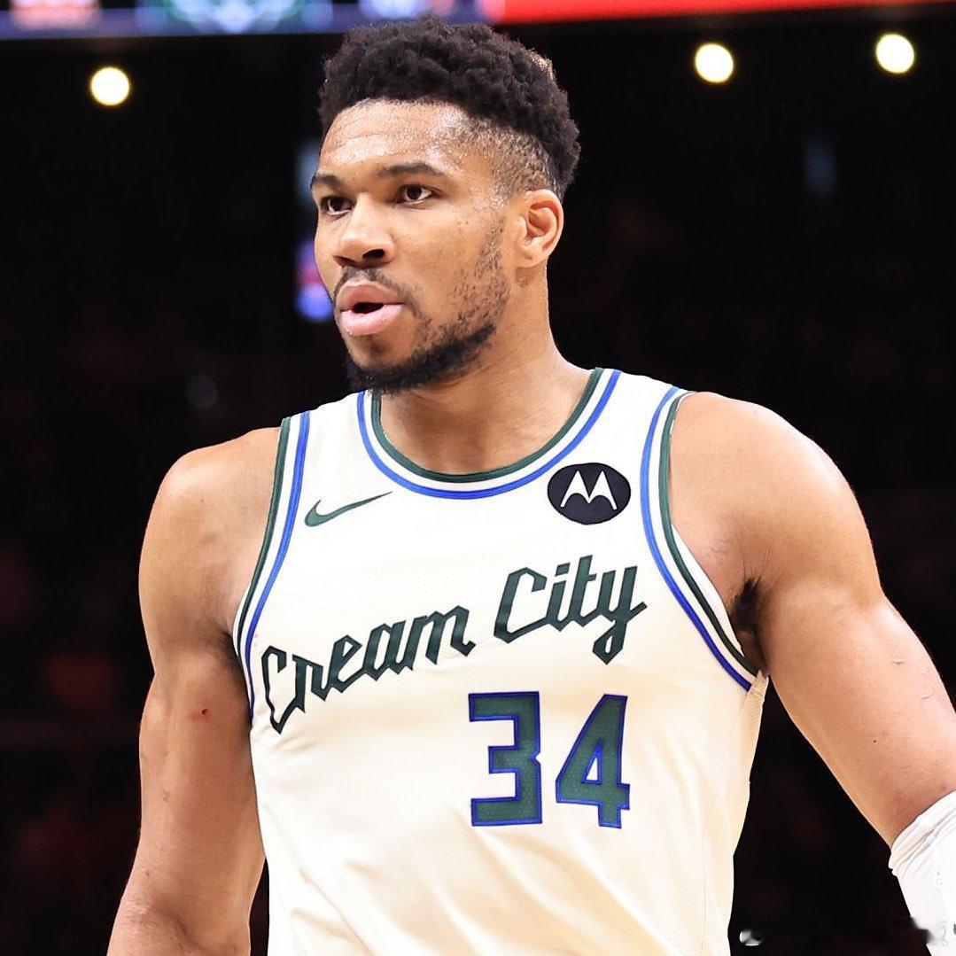 Chris Minnix：有一些球队正在劝说雄鹿队现在不要交易字母哥👀有多支球