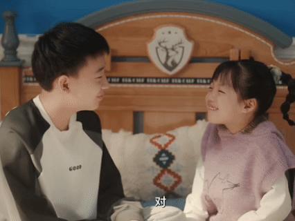 演技的风还是吹到了10后《欢乐家长群2》里刘果宁这角色太讨喜了，汪煜轩演得也到位