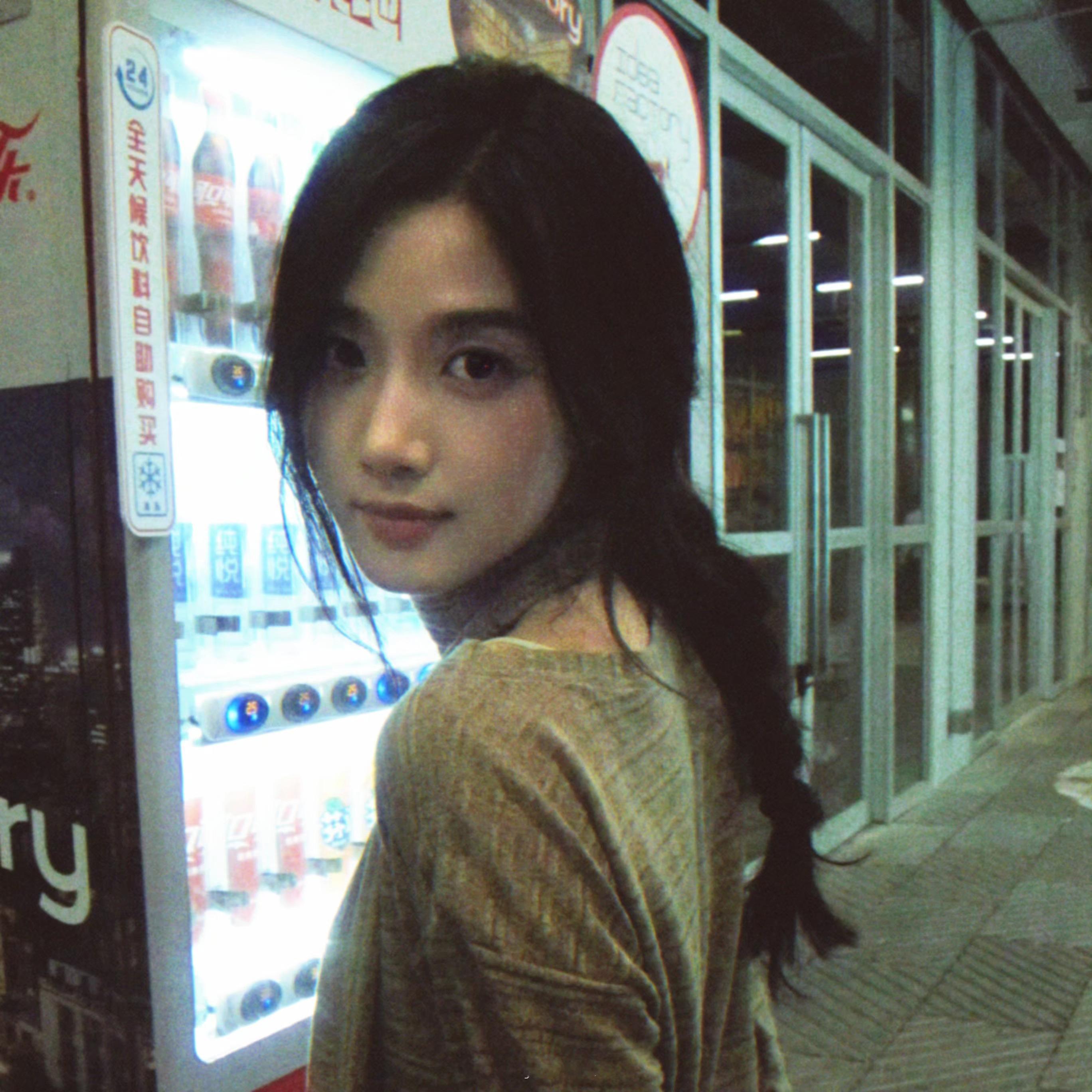 卢昱晓  来自她 夜晚的信笺 ​​​