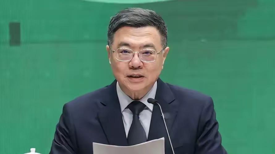 台“行政院长”卓荣泰发表声明，

4月21日，卓荣泰终于开口了。他说，两岸的事要