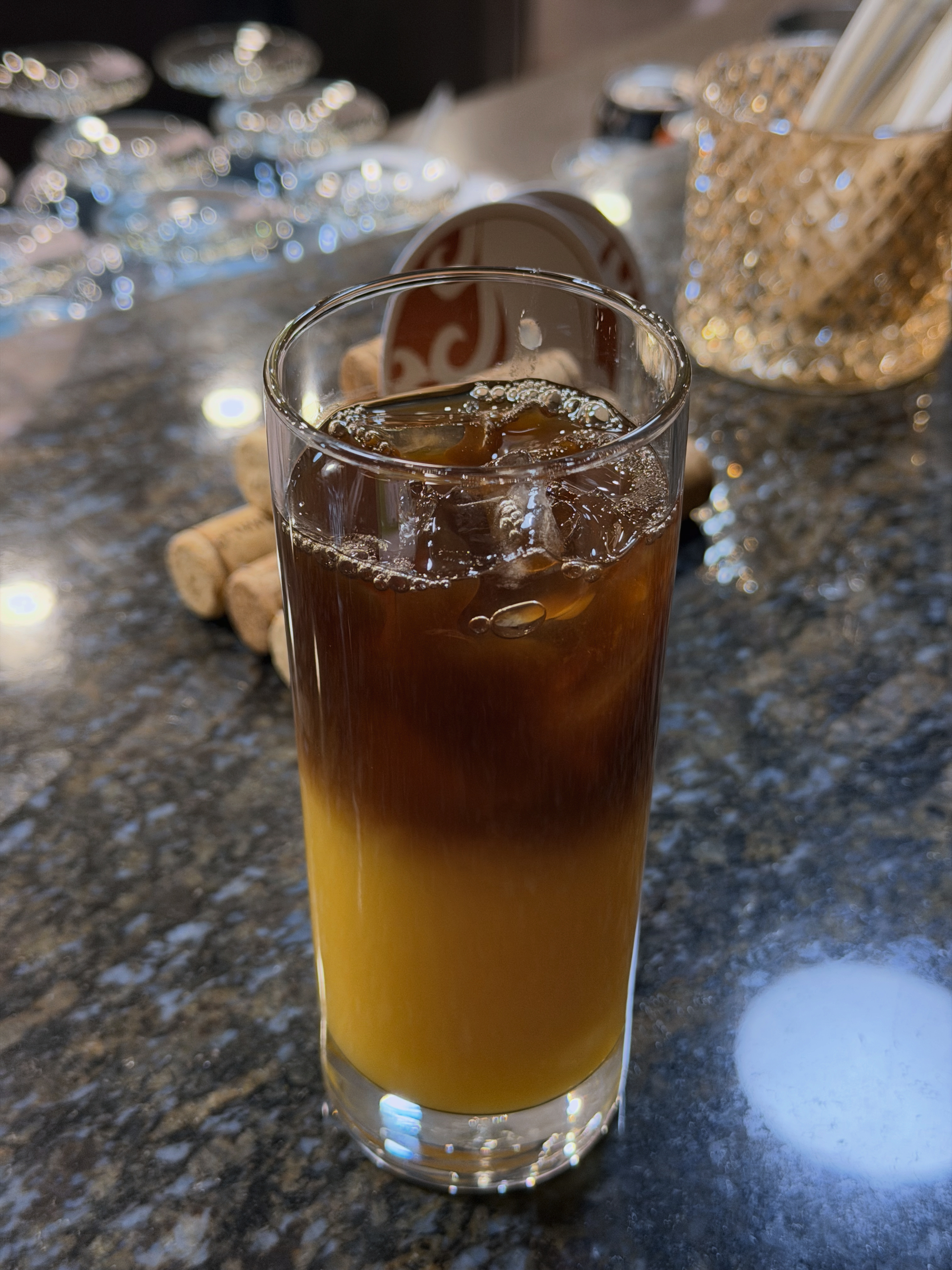 咖啡不加糖，加果汁 