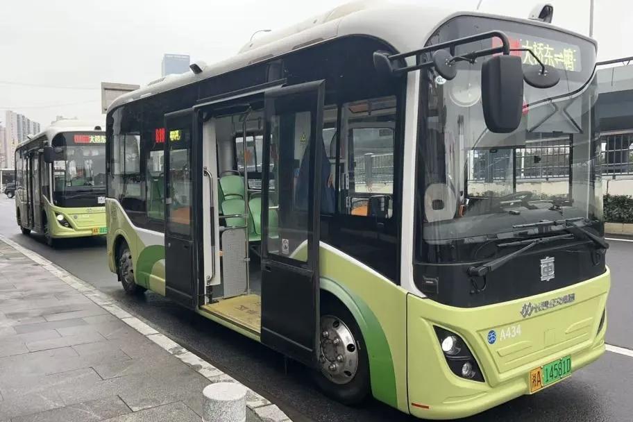 为进一步优化城市公共交通出行体系，破解市民通勤“最后一公里”出行难题，长沙公交线