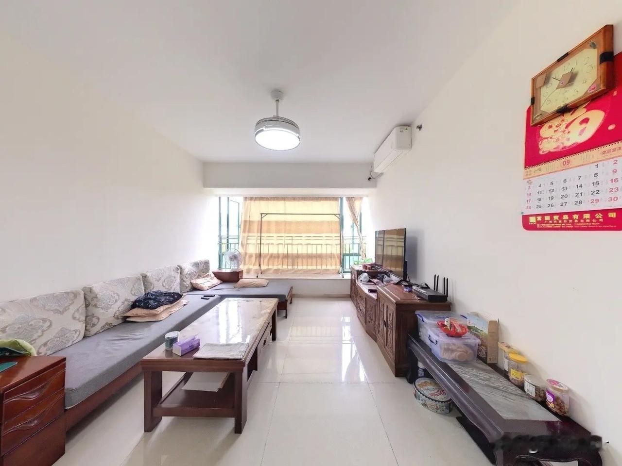 房子是3房，面积95.22平，不算小了，足够一家三口住。朝向是东南向，采光通风都