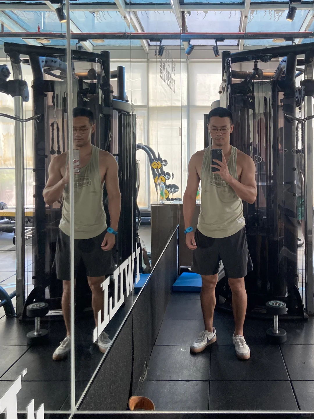 误入一家阳光房型的健身房