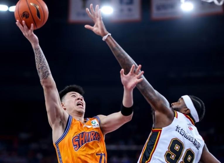 又打疯了！郭昊文半场22分，同曦男篮66-49领先上海男篮17分。

北京时间1