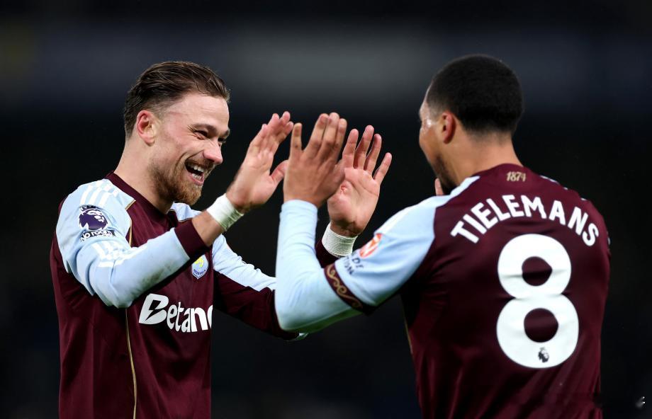 英超-沃特金斯替补双响 阿斯顿维拉2-1逆转切尔西英超第18轮，切尔西对阵阿斯顿