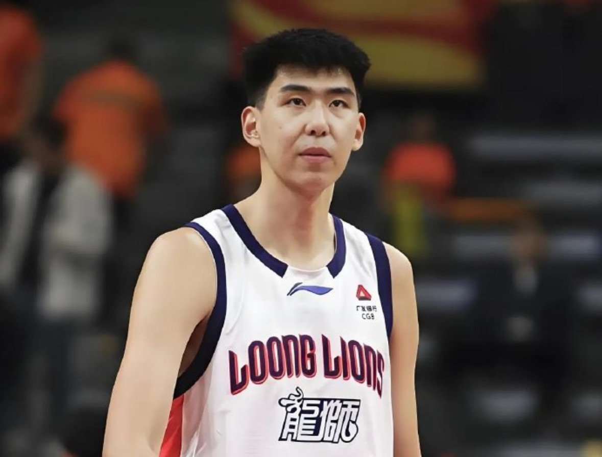 篮球 徐昕 中国男篮 CBA NBA试训 广州队中锋徐昕此前被增补进入中国男篮短