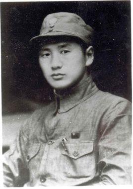 王墉[yōng]，1915年出生，河北乐亭县人，1936年4月加入中国共产党。3