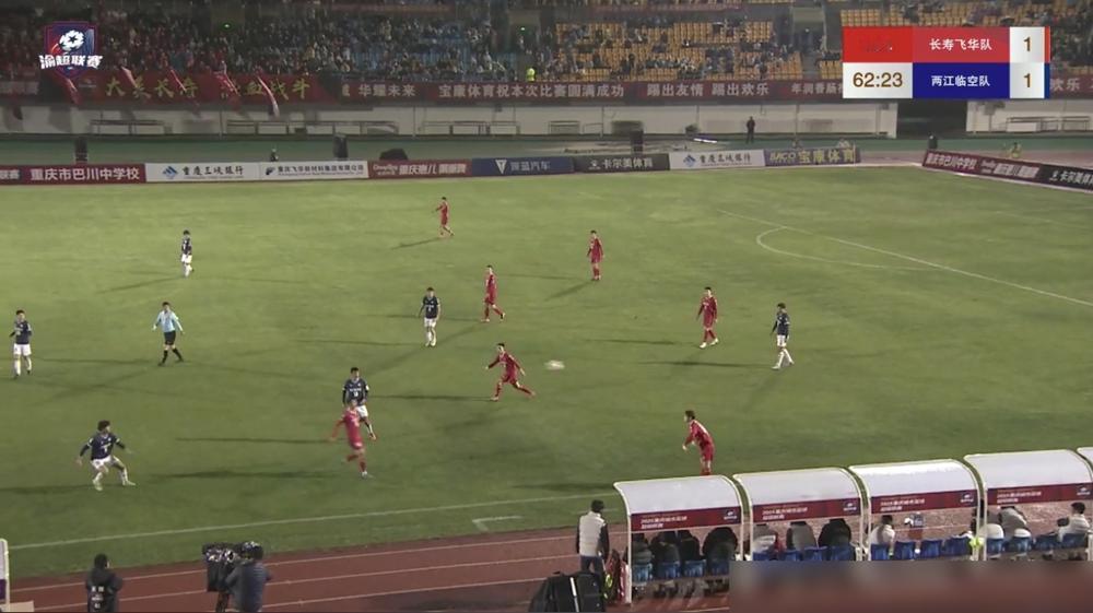 踢丢金牌点球的前国少队员，现在竟在重庆业余联赛当大神，你敢信？
 
这人叫权佳豪