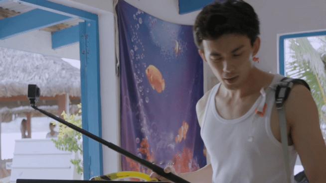 #吴磊在海底邮局寄明信片# [鼓掌]#吴磊凌晨被老鼠赶出房间# 看吴磊的《骑有此