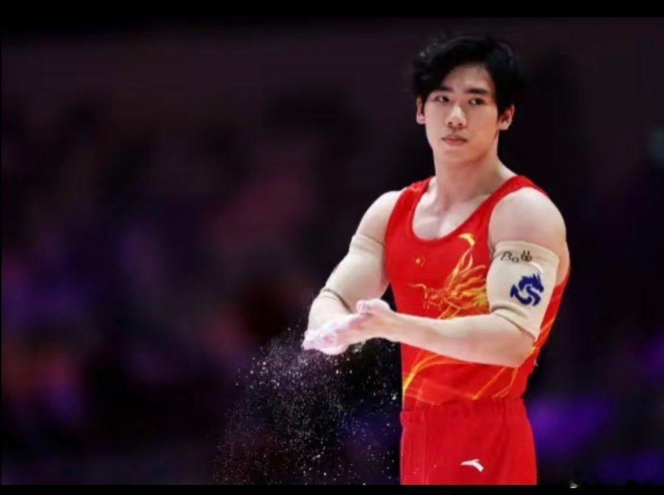 中国体操副领队肯定张博恒表现在2025年雅加达体操世锦赛上，张博恒以总成绩84.